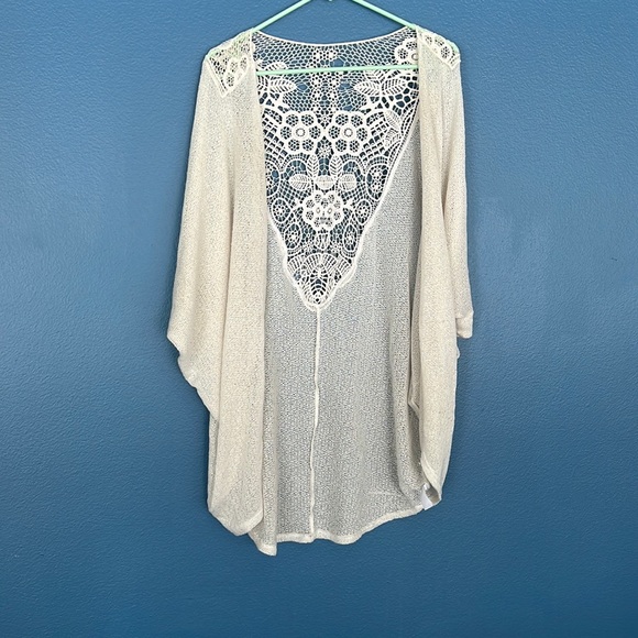 Painted Threads woven Shawl - Picture 1 of 2